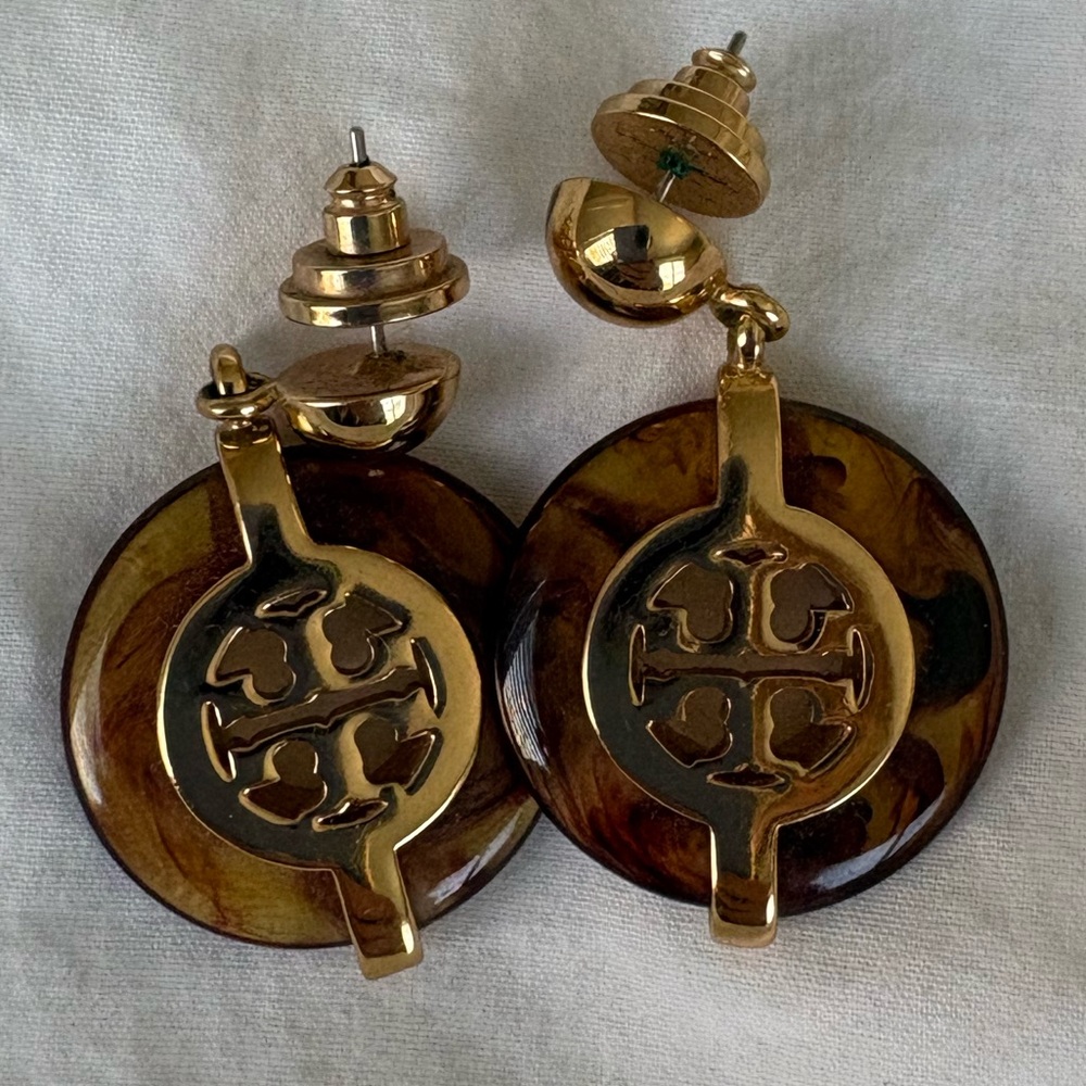 Tory Burch tortoise and gold Logo Earrings